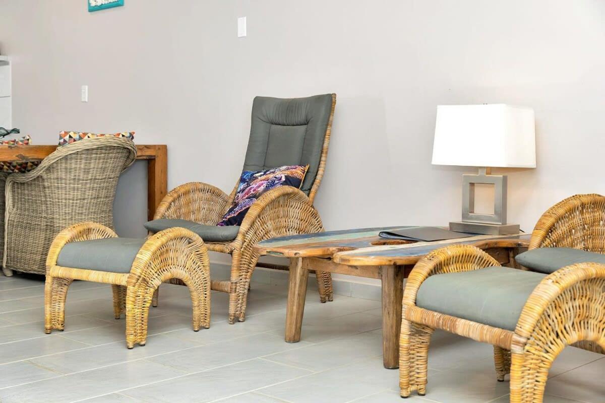 Belmar Oceanfront Apartment 14 Divers Paradise クラレンダイク エクステリア 写真