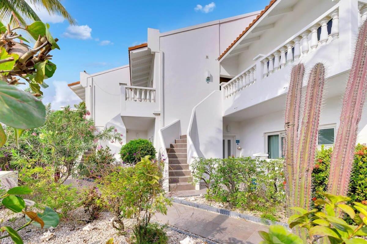Belmar Oceanfront Apartment 14 Divers Paradise クラレンダイク エクステリア 写真